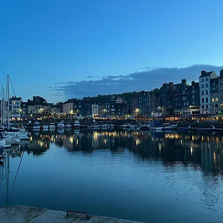Apartment Honfleur: Calme & Piscine Privee